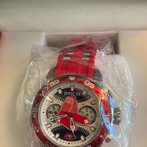 Invicta MLB Boston Red Sox Women's Limited Edition Watch 38mm Silicone b… - Picture 3 of 5